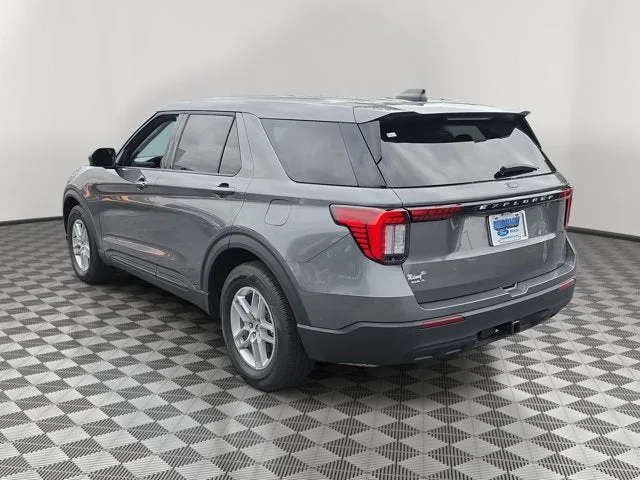2026 Ford Explorer Active photo 4