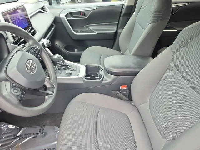 2024 Toyota RAV4 Hybrid LE photo 18