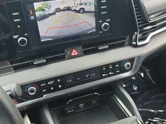2024 Kia Sportage Hybrid LX photo 24