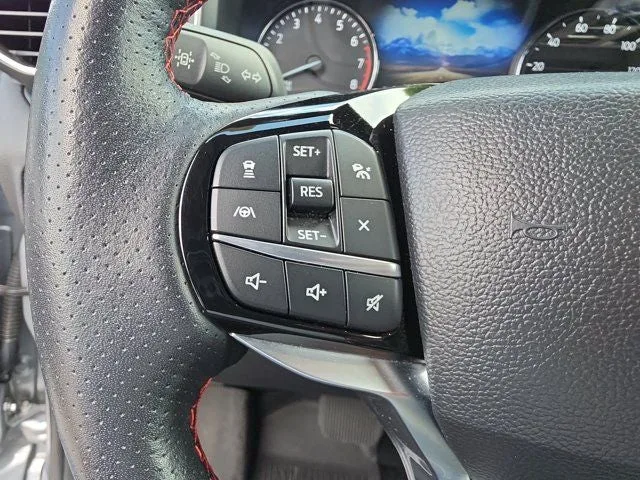 2023 Ford Explorer ST-Line photo 21