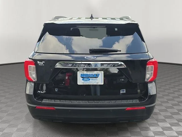 2023 Ford Explorer XLT photo 5