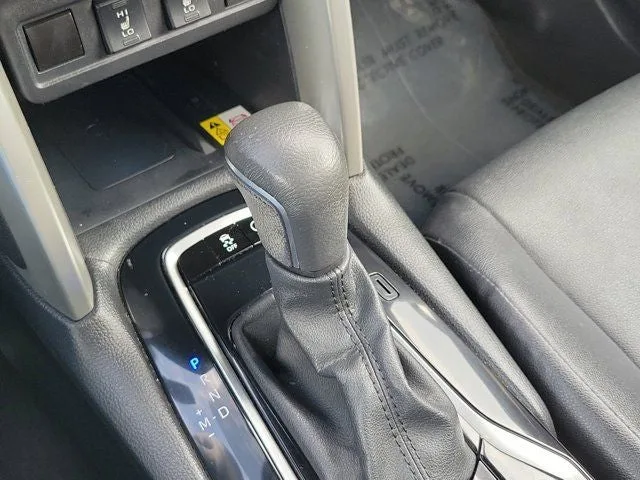 2023 Toyota Corolla Cross XLE photo 28