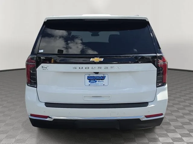 2025 Chevrolet Suburban LS photo 5