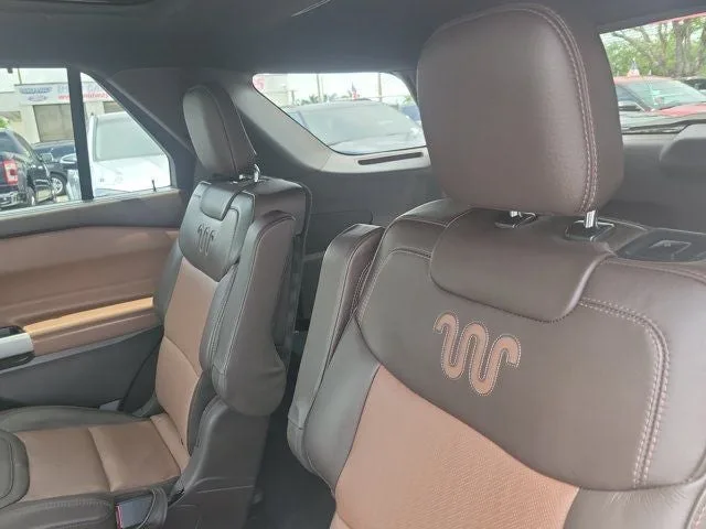 2023 Ford Explorer King Ranch photo 14