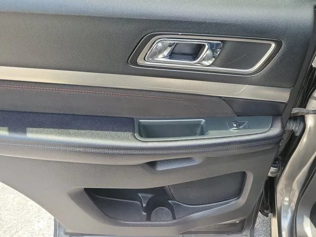 2018 Ford Explorer XLT photo 11