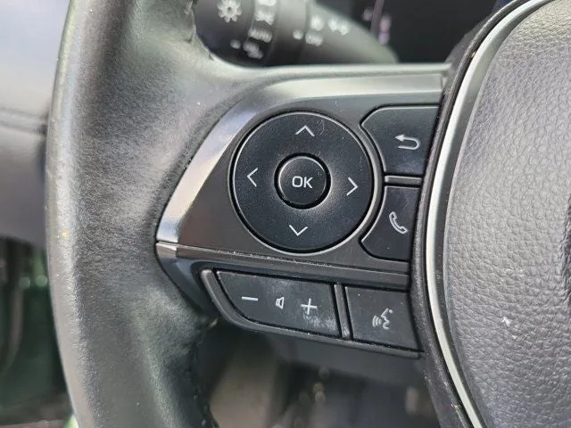 2023 Toyota Corolla Cross XLE photo 22