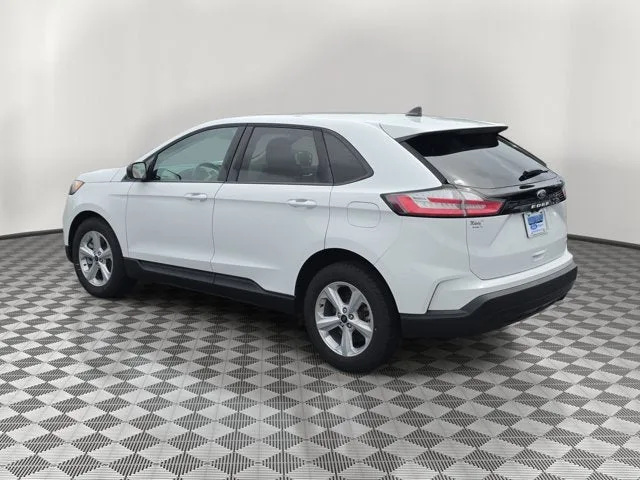 2024 Ford Edge SE photo 4