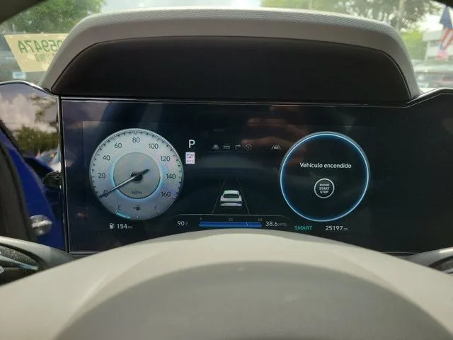 2024 Hyundai Elantra SEL photo 16