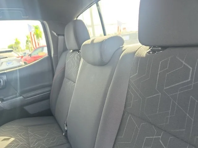 2018 Toyota Tacoma TRD Sport V6 photo 14