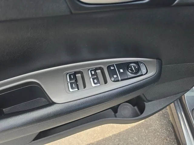 2020 Kia Optima SE photo 16