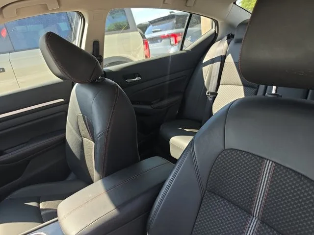 2025 Nissan Altima 2.5 SR photo 17