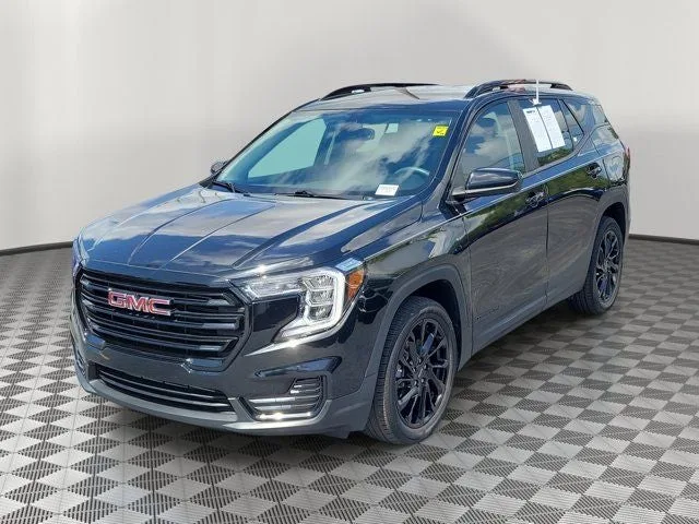 2023 GMC Terrain SLE photo 3