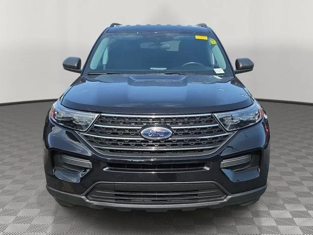 2023 Ford Explorer XLT photo 2