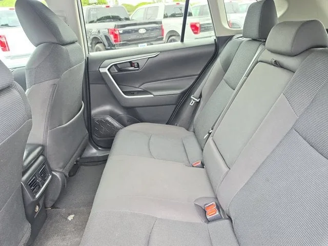 2024 Toyota RAV4 Hybrid LE photo 12