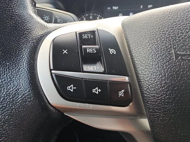 2020 Ford Explorer XLT photo 19