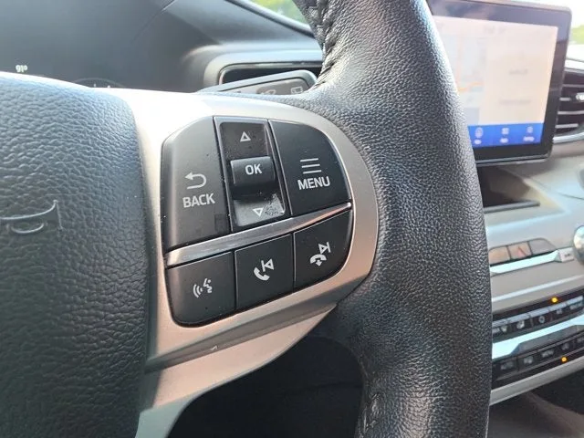 2023 Ford Explorer XLT photo 21