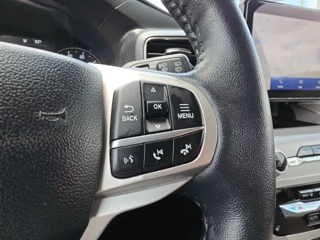 2023 Ford Explorer XLT photo 23