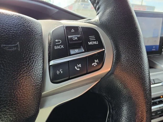 2023 Ford Explorer XLT photo 24