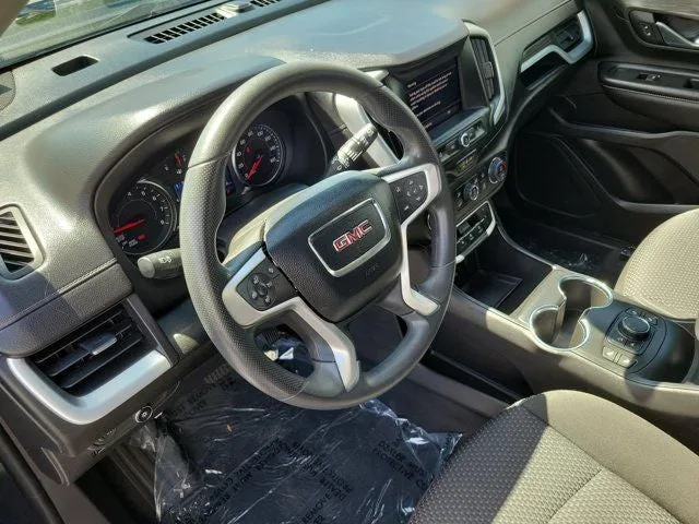 2023 GMC Terrain SLE photo 16