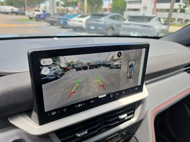 2025 Ford Explorer ST-Line photo 25