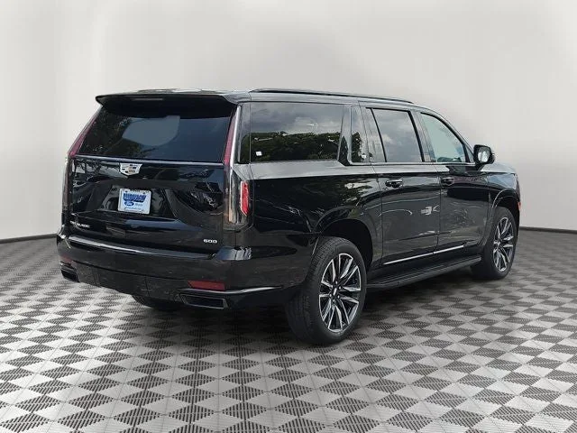 2023 Cadillac Escalade ESV Sport photo 6