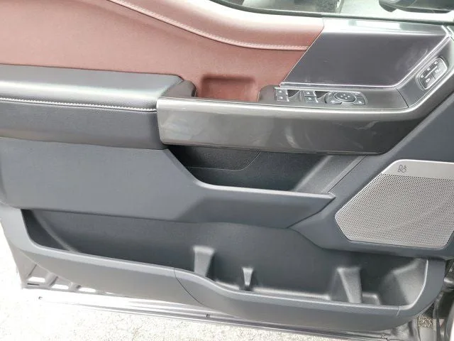 2023 Ford F-150 Lariat photo 17