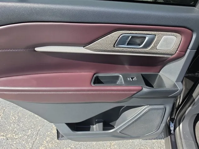 2025 Ford Explorer Platinum photo 12