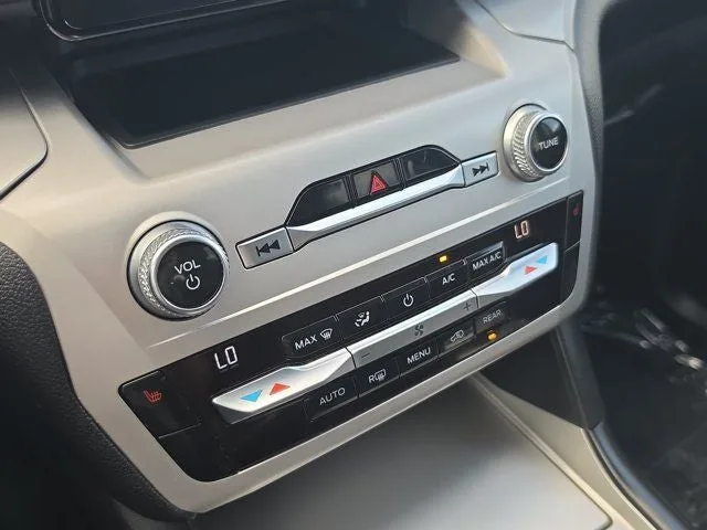 2020 Ford Explorer XLT photo 23