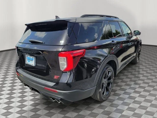 2023 Ford Explorer ST photo 5