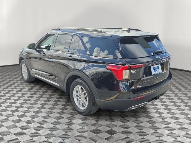 2025 Ford Explorer Active photo 4