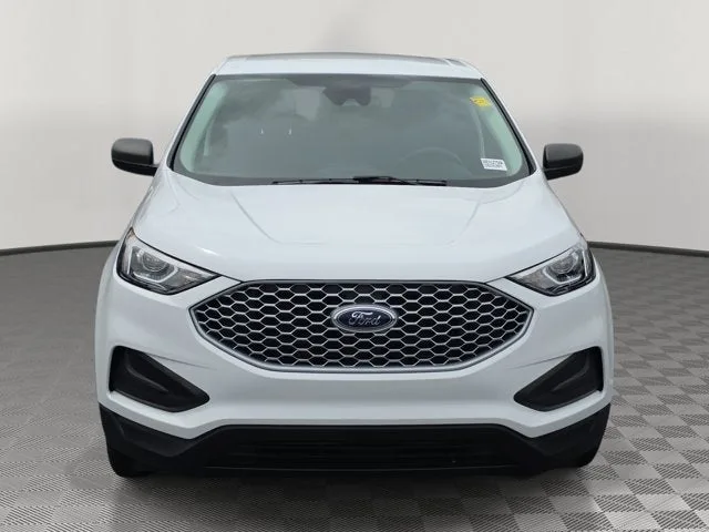 2024 Ford Edge SE photo 2