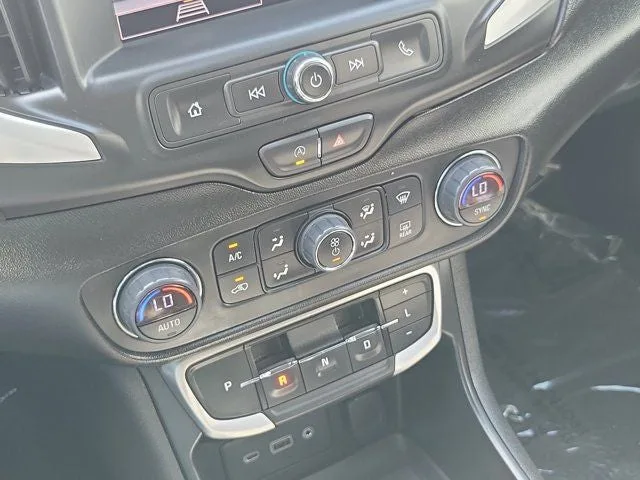 2023 GMC Terrain SLE photo 23
