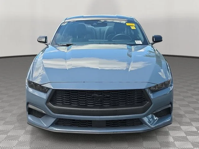 2025 Ford Mustang EcoBoost photo 2