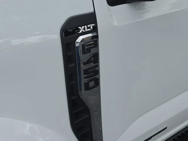 2025 Ford F-450SD XLT DRW photo 8