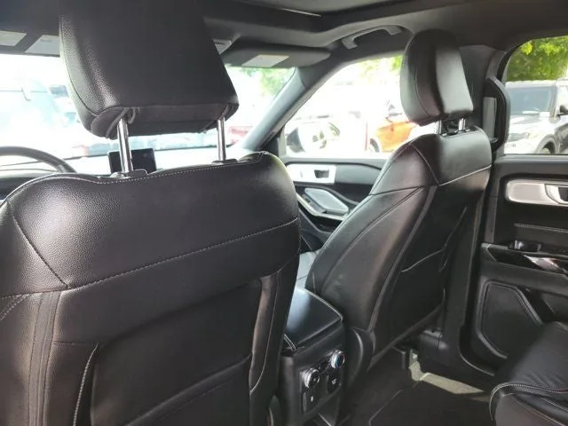 2023 Ford Explorer ST photo 12