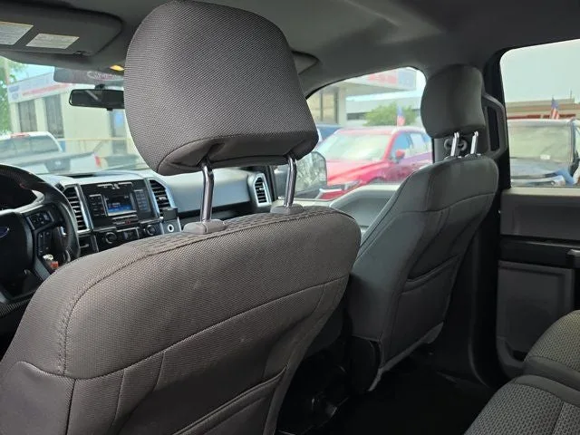 2015 Ford F-150 XLT photo 14