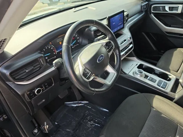 2023 Ford Explorer XLT photo 16