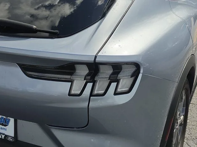 2022 Ford Mustang Mach-E Select photo 7