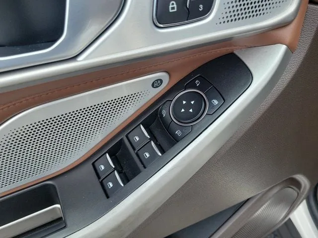 2023 Ford Explorer King Ranch photo 18