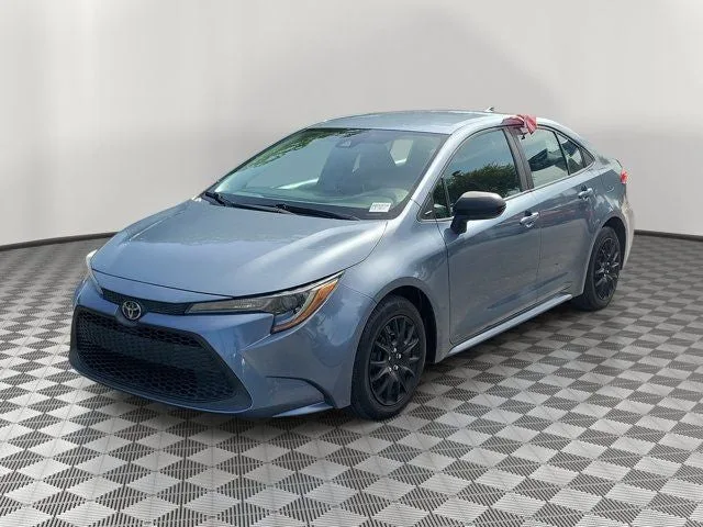 2021 Toyota Corolla LE photo 3