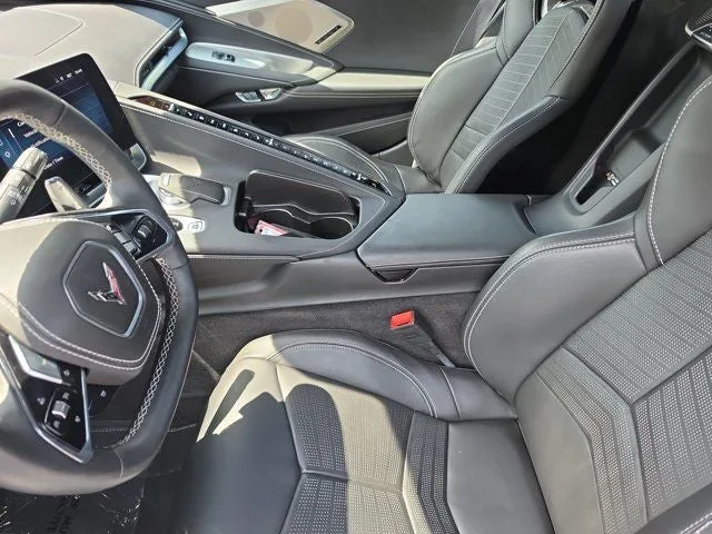 2025 Chevrolet Corvette Stingray 2LT photo 14