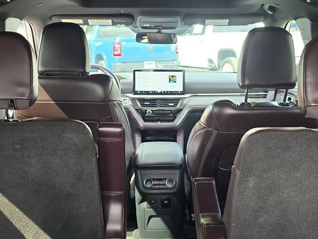 2025 Ford Explorer Platinum photo 10
