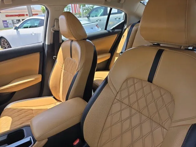 2023 Nissan Sentra SV Premium photo 21