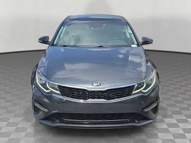 2020 Kia Optima SE photo 2