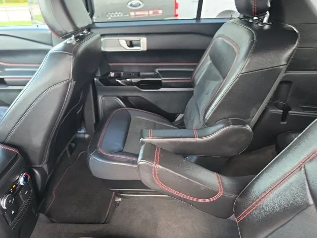 2023 Ford Explorer ST-Line photo 15
