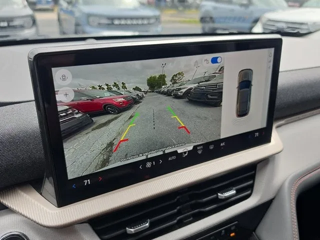2026 Ford Explorer Active photo 25