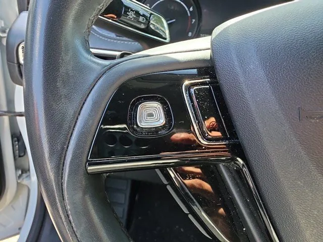 2021 Lincoln Corsair Standard photo 20