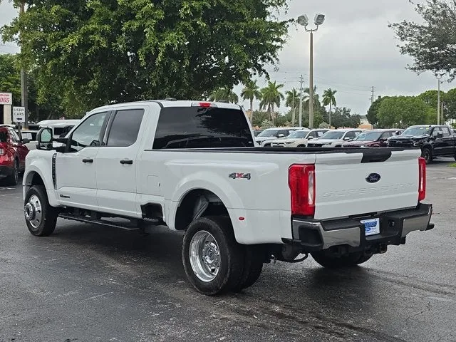 2025 Ford F-450SD XLT DRW photo 4