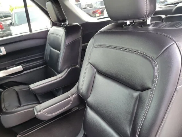 2023 Ford Explorer XLT photo 15