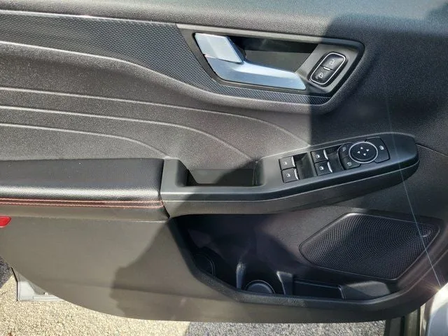 2024 Ford Escape ST-Line photo 12